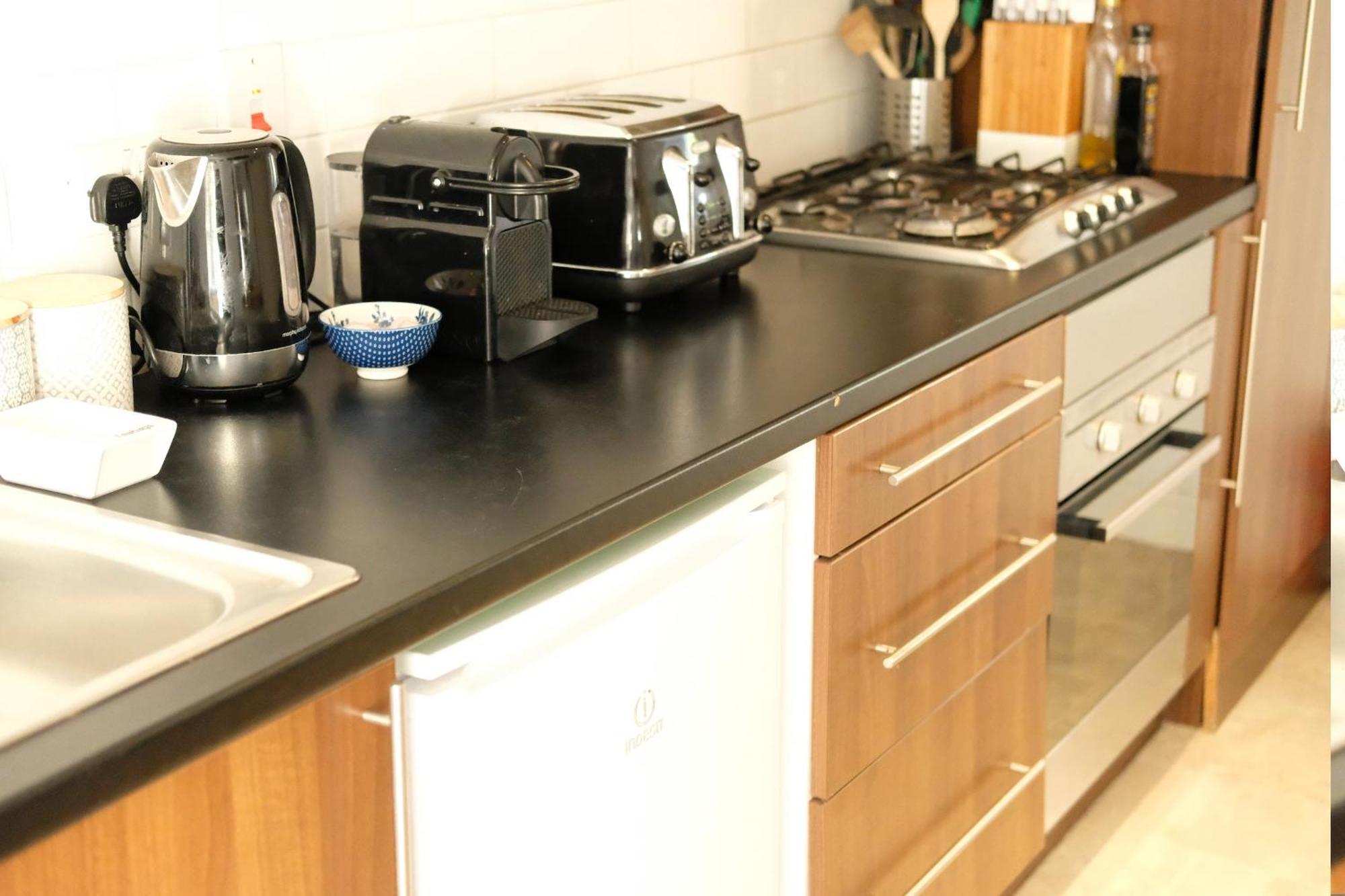 Spacious City Centre Apartment บาธ ภายนอก รูปภาพ